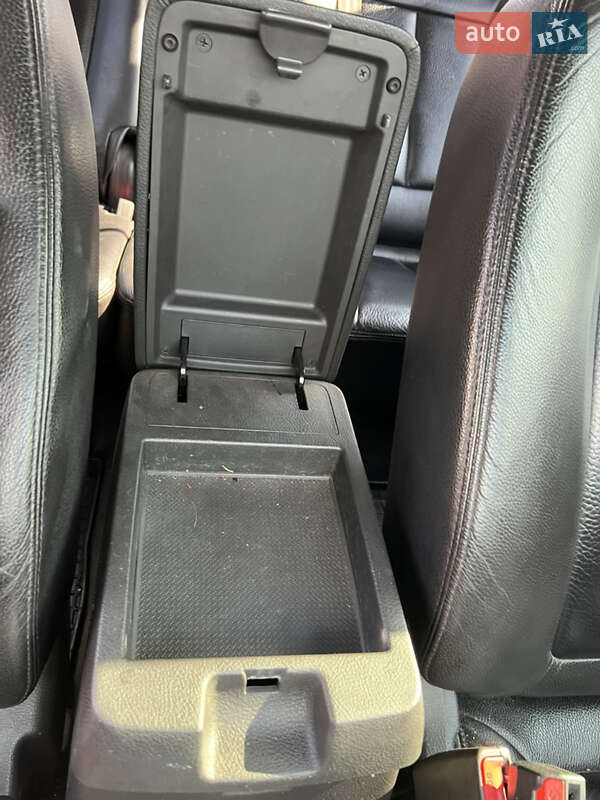 Позашляховик / Кросовер Hyundai Santa FE 2011 в Броварах