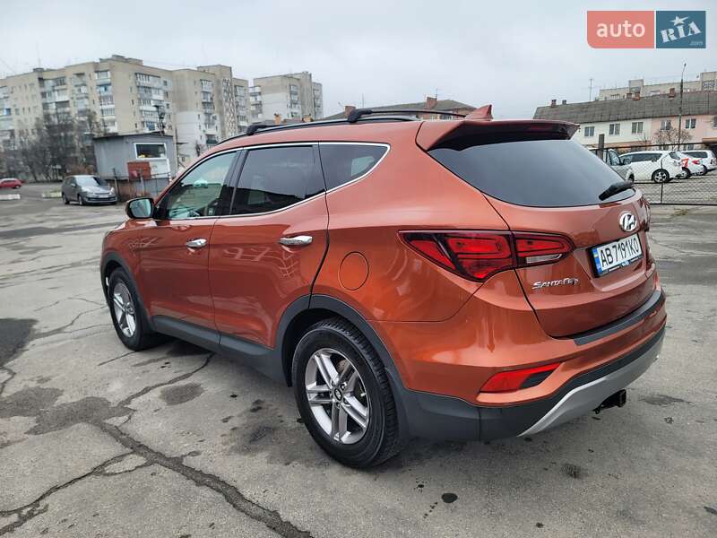 Позашляховик / Кросовер Hyundai Santa FE 2016 в Вінниці