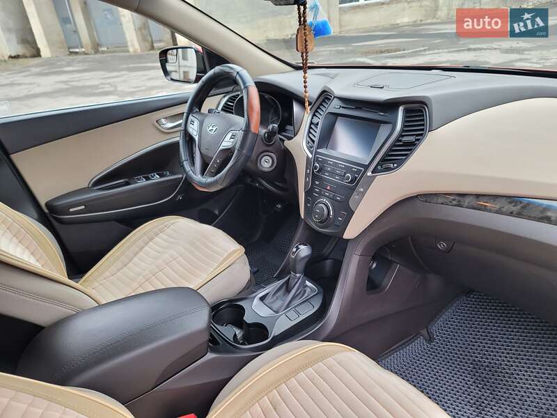 Позашляховик / Кросовер Hyundai Santa FE 2016 в Вінниці