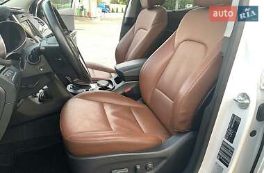 Внедорожник / Кроссовер Hyundai Santa FE 2013 в 