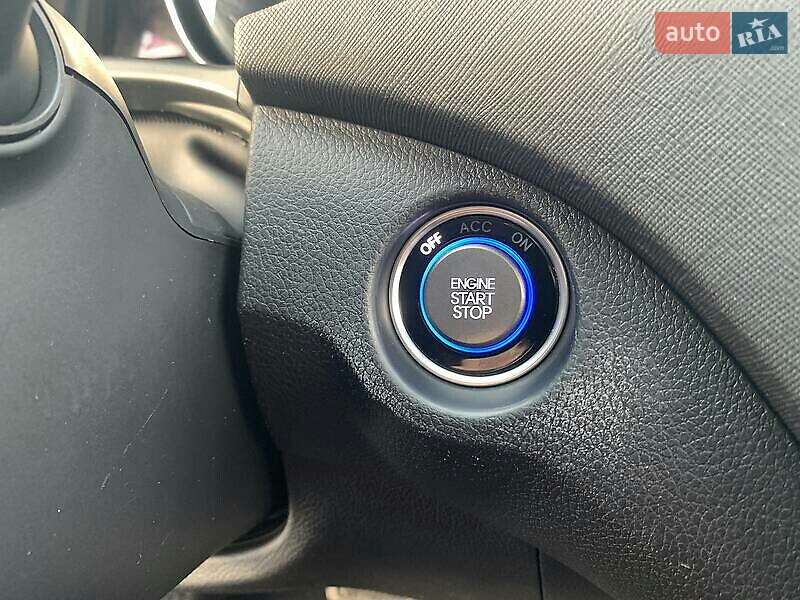 Позашляховик / Кросовер Hyundai Santa FE 2013 в Харкові