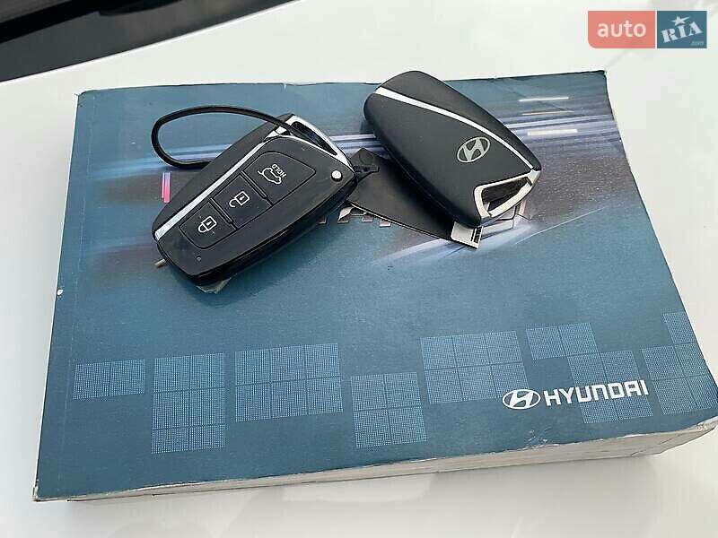 Позашляховик / Кросовер Hyundai Santa FE 2013 в Харкові