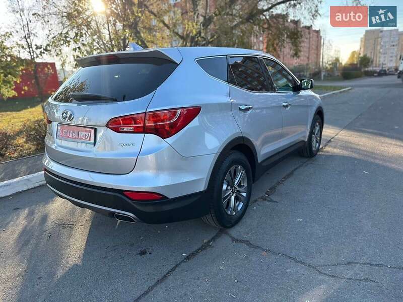 Позашляховик / Кросовер Hyundai Santa FE 2015 в Києві