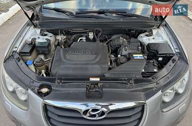 Позашляховик / Кросовер Hyundai Santa FE 2011 в 