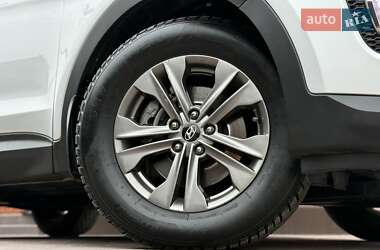 Внедорожник / Кроссовер Hyundai Santa FE 2013 в 