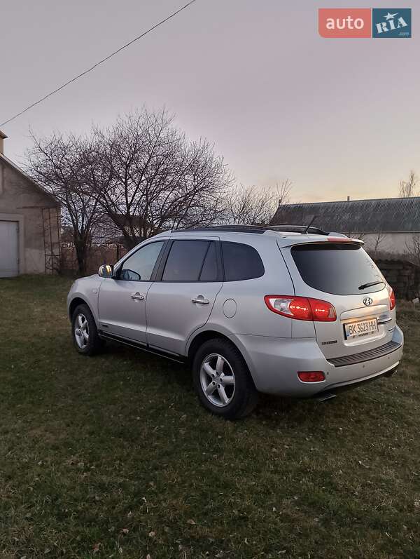 Позашляховик / Кросовер Hyundai Santa FE 2008 в Рокитному