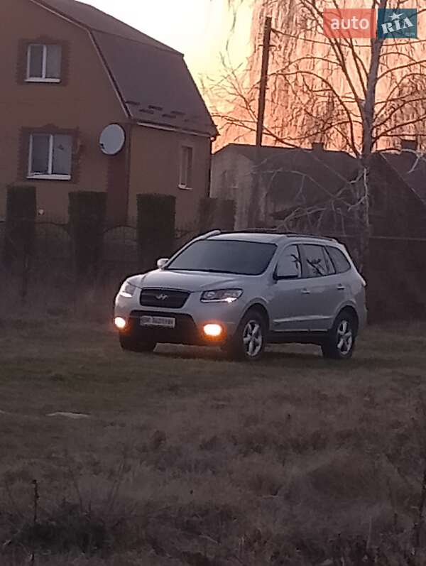 Позашляховик / Кросовер Hyundai Santa FE 2008 в Рокитному