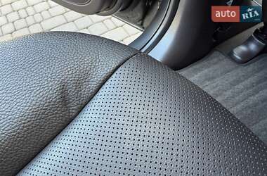 Внедорожник / Кроссовер Hyundai Santa FE 2012 в 