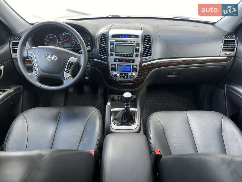 Внедорожник / Кроссовер Hyundai Santa FE 2010 в Ровно