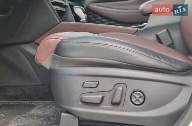 Внедорожник / Кроссовер Hyundai Santa FE 2019 в 