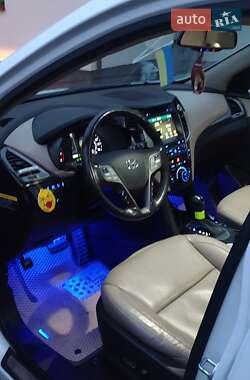 Минивэн Hyundai Santa FE 2016 в 