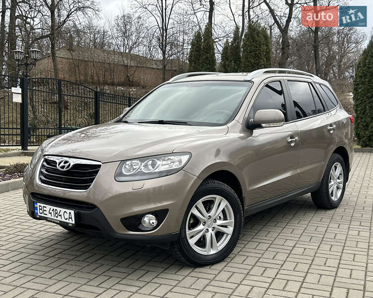 Внедорожник / Кроссовер Hyundai Santa FE 2011 в 