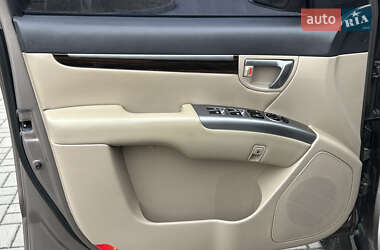 Внедорожник / Кроссовер Hyundai Santa FE 2011 в 