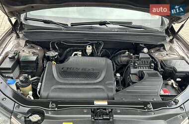 Внедорожник / Кроссовер Hyundai Santa FE 2011 в 