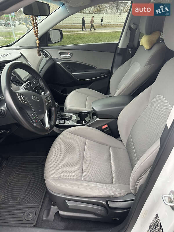 Позашляховик / Кросовер Hyundai Santa FE 2015 в Києві