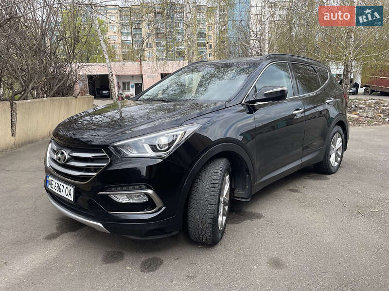 Внедорожник / Кроссовер Hyundai Santa FE 2016 в 