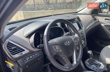 Внедорожник / Кроссовер Hyundai Santa FE 2016 в 