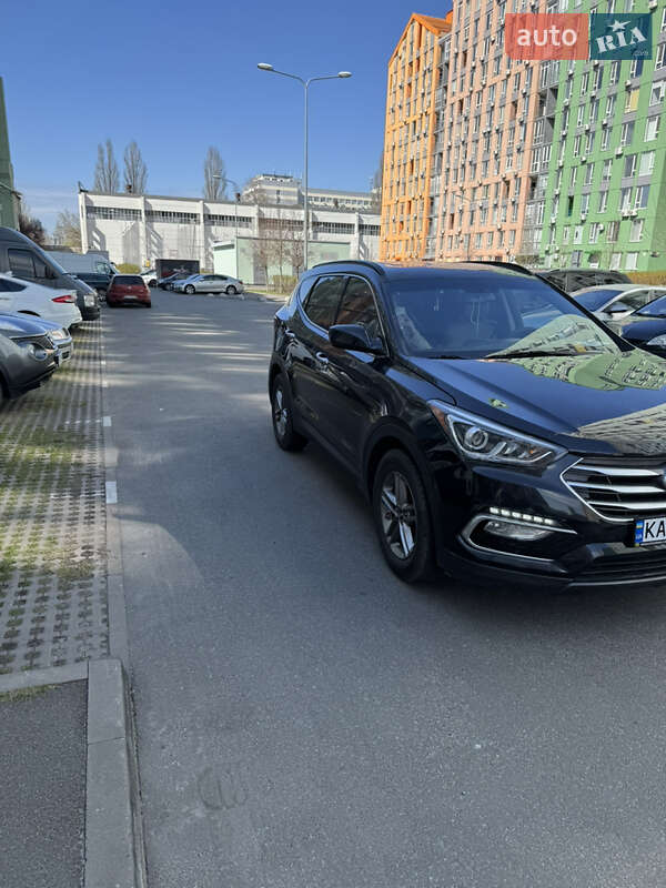 Внедорожник / Кроссовер Hyundai Santa FE 2016 в Киеве
