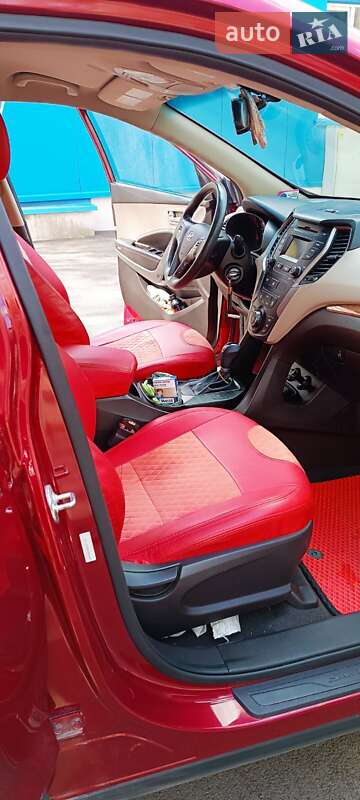 Позашляховик / Кросовер Hyundai Santa FE 2015 в Ізюмі