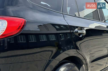 Внедорожник / Кроссовер Hyundai Santa FE 2011 в 