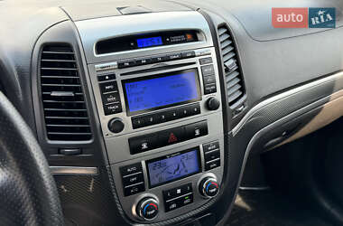 Внедорожник / Кроссовер Hyundai Santa FE 2011 в 
