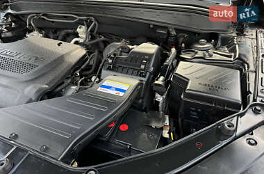 Внедорожник / Кроссовер Hyundai Santa FE 2011 в 