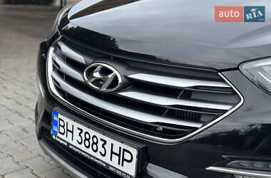 Позашляховик / Кросовер Hyundai Santa FE 2016 в 