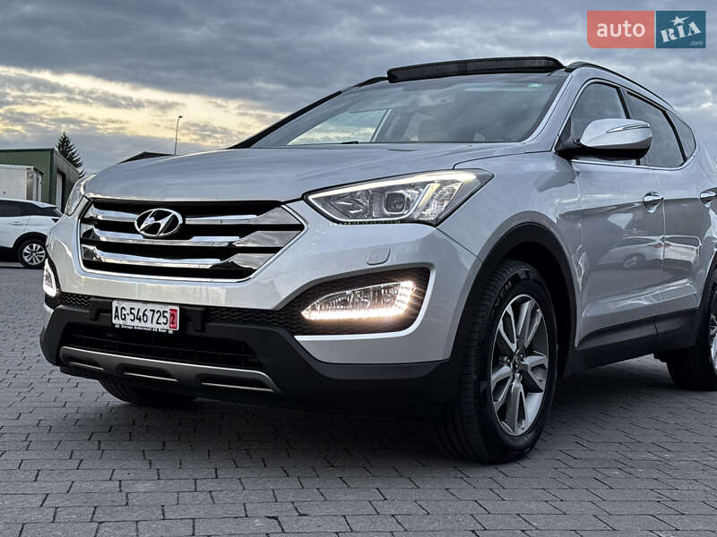 Внедорожник / Кроссовер Hyundai Santa FE 2013 в 