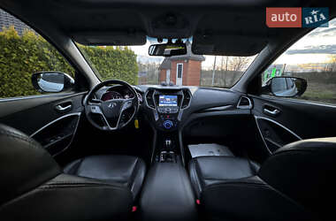 Внедорожник / Кроссовер Hyundai Santa FE 2013 в 