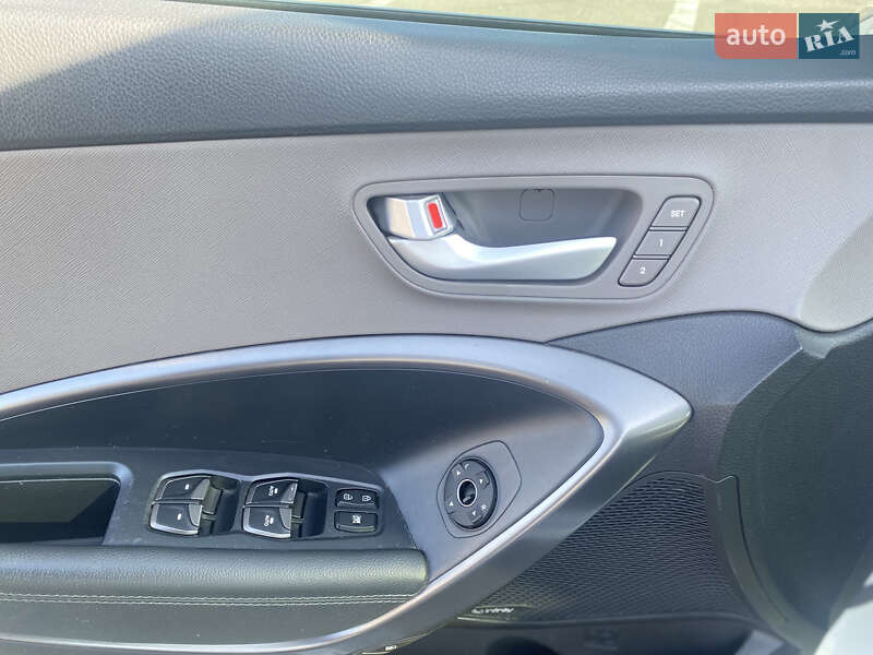 Позашляховик / Кросовер Hyundai Santa FE 2017 в Одесі