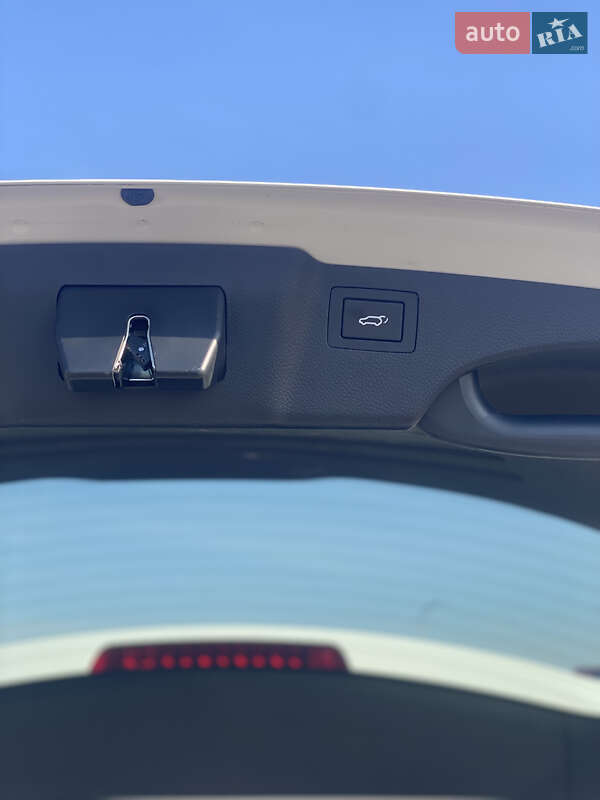 Позашляховик / Кросовер Hyundai Santa FE 2017 в Одесі