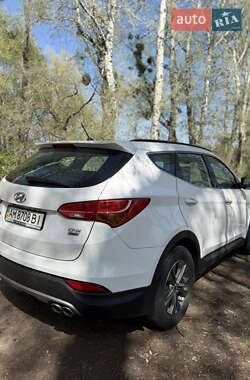 Внедорожник / Кроссовер Hyundai Santa FE 2013 в 