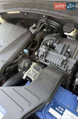 Внедорожник / Кроссовер Hyundai Santa FE 2013 в 
