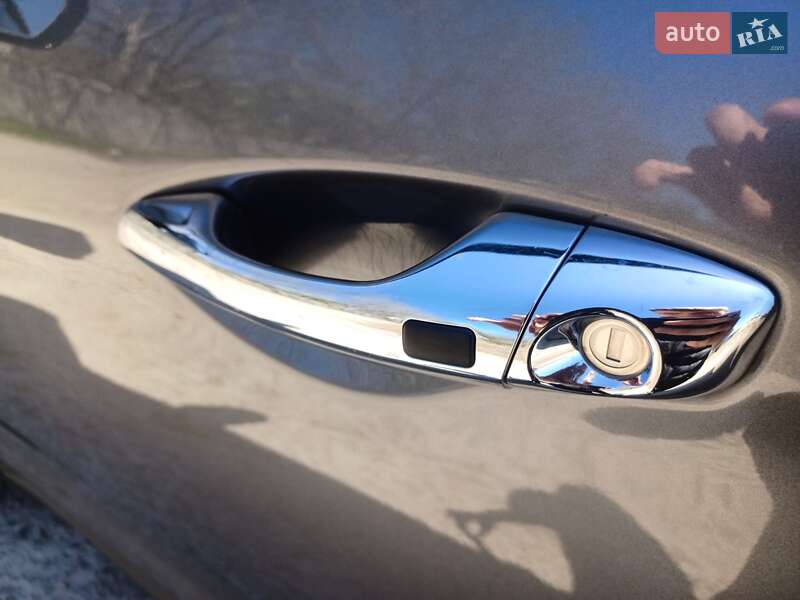 Позашляховик / Кросовер Hyundai Santa FE 2014 в Краснограді