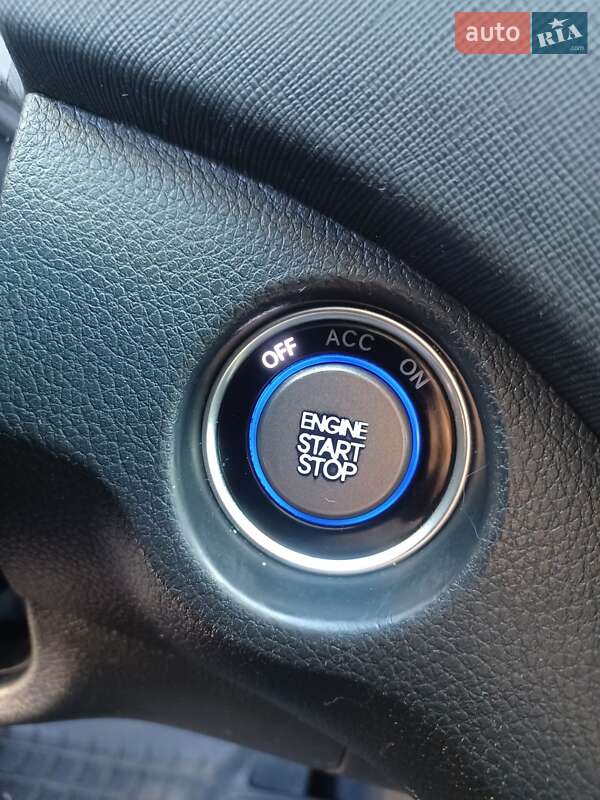 Позашляховик / Кросовер Hyundai Santa FE 2014 в Краснограді