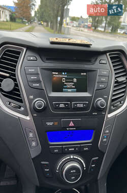Внедорожник / Кроссовер Hyundai Santa FE 2012 в 