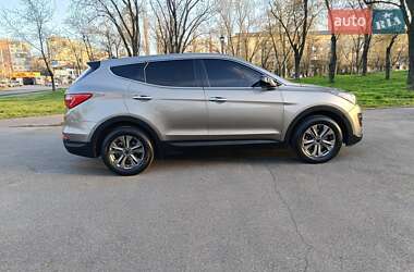 Позашляховик / Кросовер Hyundai Santa FE 2015 в 