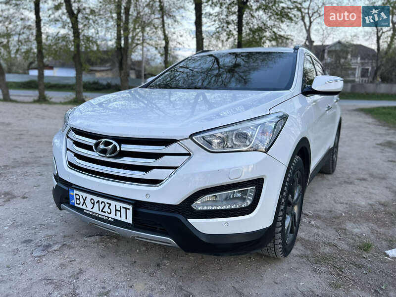 Позашляховик / Кросовер Hyundai Santa FE 2014 в 