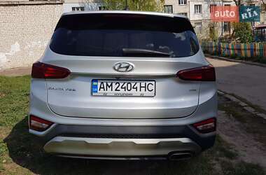 Внедорожник / Кроссовер Hyundai Santa FE 2019 в 