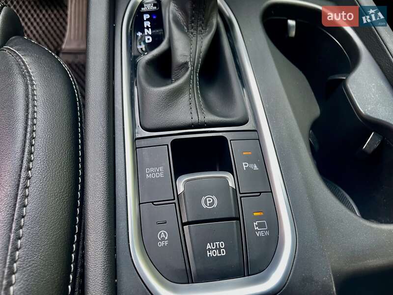 Внедорожник / Кроссовер Hyundai Santa FE 2019 в Киеве