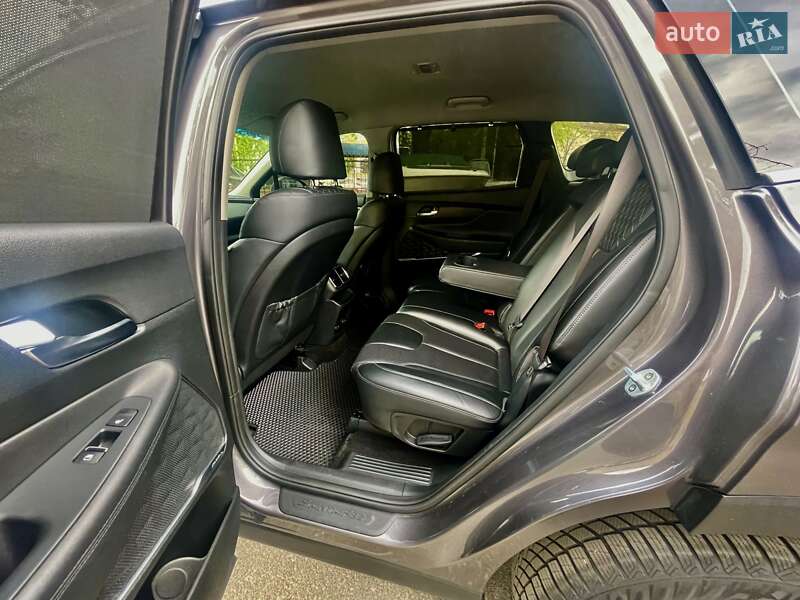 Внедорожник / Кроссовер Hyundai Santa FE 2019 в Киеве