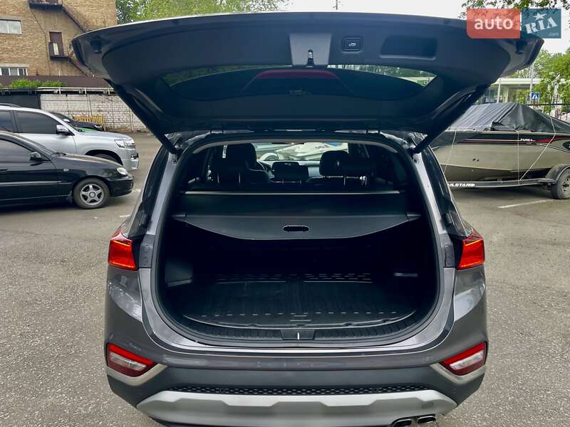 Внедорожник / Кроссовер Hyundai Santa FE 2019 в Киеве