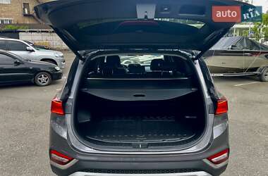 Позашляховик / Кросовер Hyundai Santa FE 2019 в 