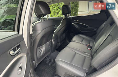 Внедорожник / Кроссовер Hyundai Santa FE 2015 в 