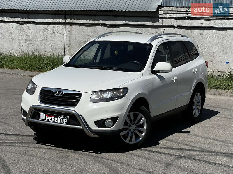 Внедорожник / Кроссовер Hyundai Santa FE 2010 в Киеве