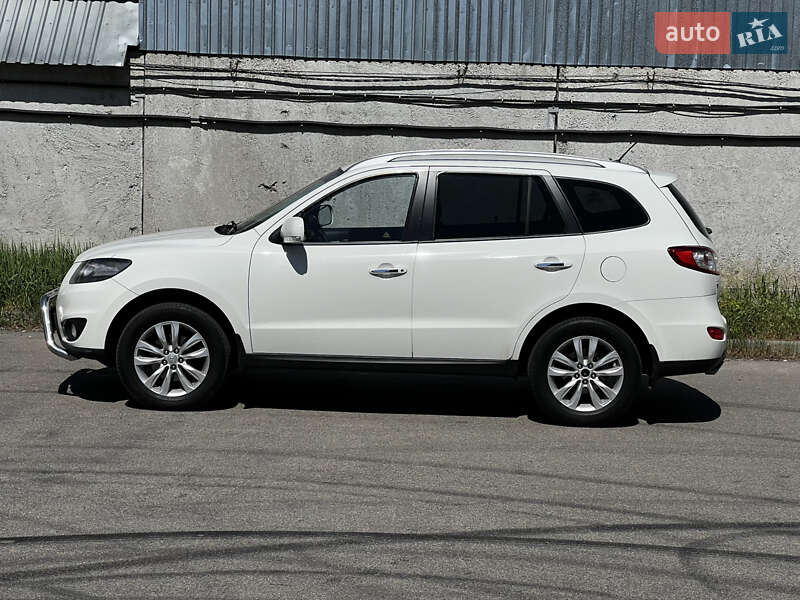 Внедорожник / Кроссовер Hyundai Santa FE 2010 в Киеве