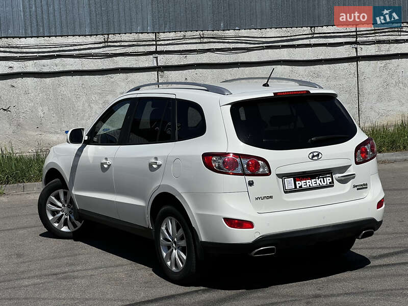 Внедорожник / Кроссовер Hyundai Santa FE 2010 в Киеве