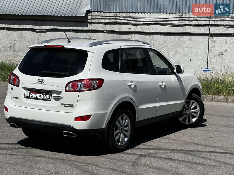 Внедорожник / Кроссовер Hyundai Santa FE 2010 в Киеве