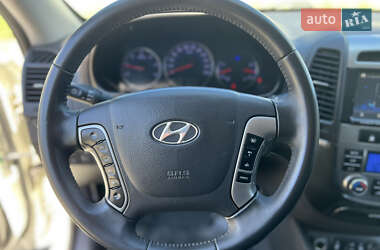 Позашляховик / Кросовер Hyundai Santa FE 2010 в 