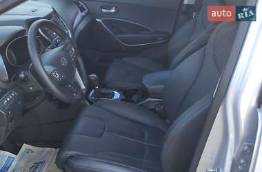 Внедорожник / Кроссовер Hyundai Santa FE 2016 в 